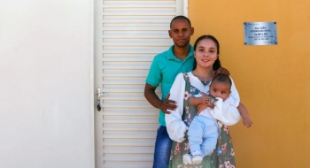 Agehab entrega 100 casas populares em São Luiz do Norte